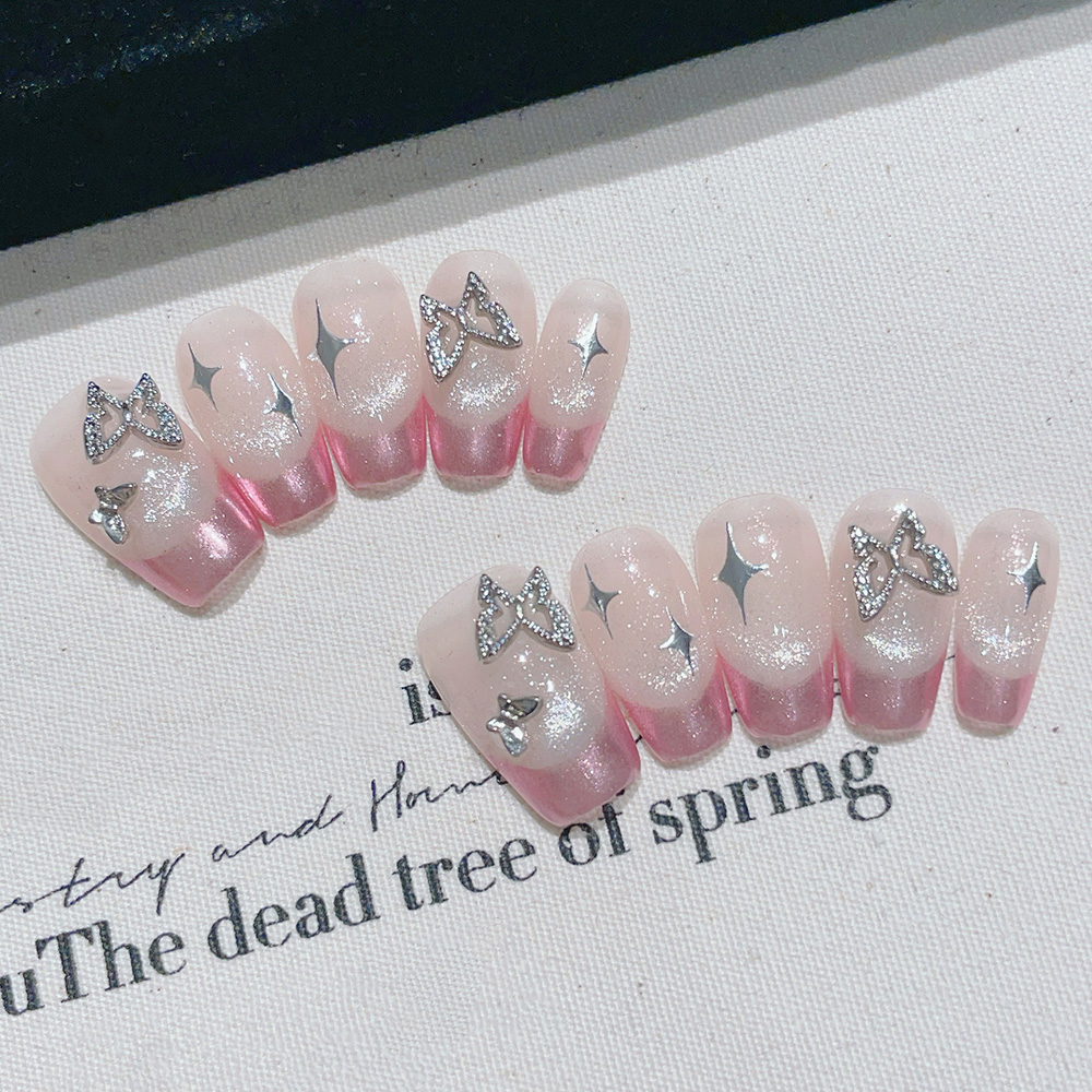 Nail Art Pink - 10個入りショート台形ハンドメイドプレスオンネイルキット、ピンクのフェイクネイル、優しいロマンスウェアラブルネイルアート、シルバーバタフライ、星