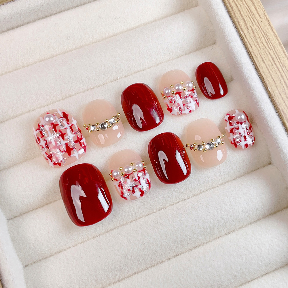 Nail Art Press On - 10個入りショートスクエアラウンドハンドメイドプレスオンネイルキット、ワインレッドフェイクネイル、キュートでエレガントな装着可能なネイルアート、キラキラ輝くラインストーン