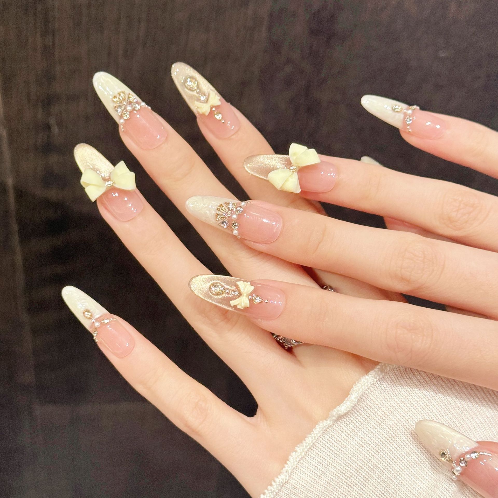 10個入り ハンドメイド つけ爪 ライトラグジュアリー キャ - Nail Art Press On のレビューと価格