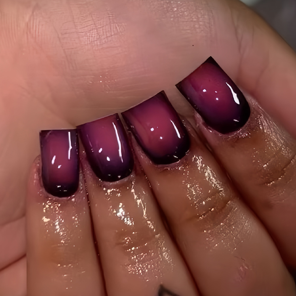 女性用ショートスクエアフェイクネイル、グラデーションブラック - Nail Art Pink のレビューと価格